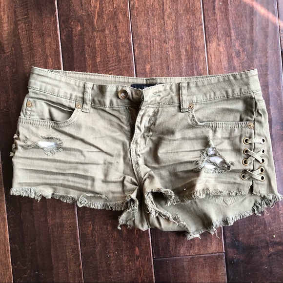 🌸3 FOR 5🌸 Billabong jean shorts - Picture 2 of 2